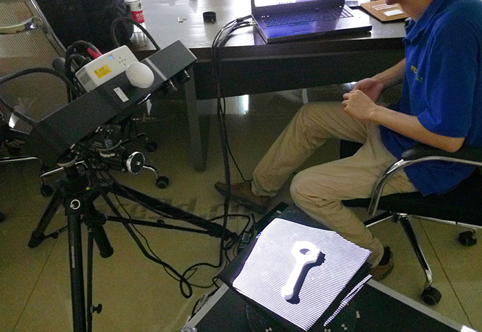 汽車發(fā)動機(jī)連桿掃描