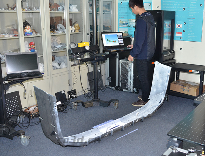 汽車(chē)保險(xiǎn)杠掃描